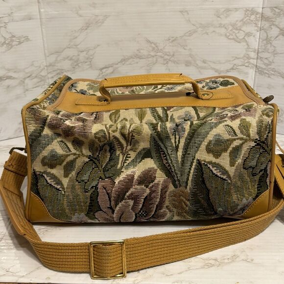 French West Indies Tapestry Floral Print Zip Over Night Carry On Travel bag - Picture 8 of 14